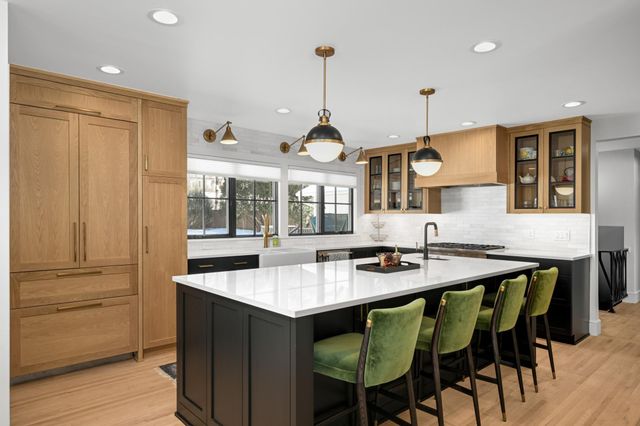 524 Mississippi River Boulevard S, Saint Paul, MN 55116