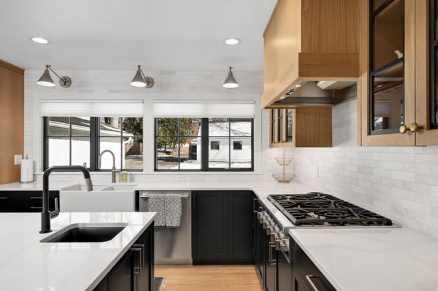 524 Mississippi River Boulevard S, Saint Paul, MN 55116