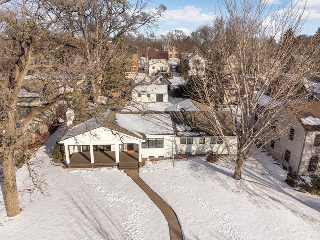 524 Mississippi River Boulevard S, Saint Paul, MN 55116