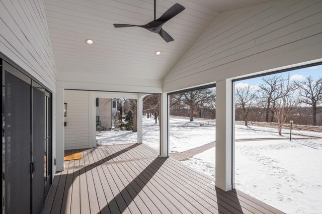 524 Mississippi River Boulevard S, Saint Paul, MN 55116