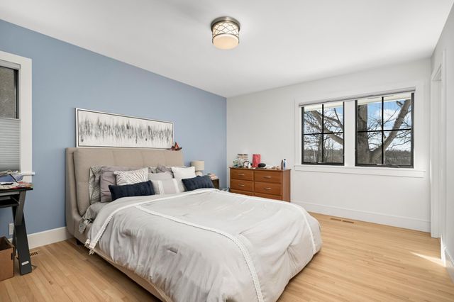 524 Mississippi River Boulevard S, Saint Paul, MN 55116