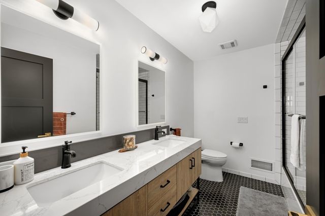 524 Mississippi River Boulevard S, Saint Paul, MN 55116