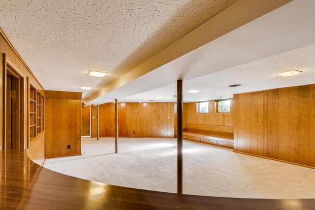 524 Mississippi River Boulevard S, Saint Paul, MN 55116