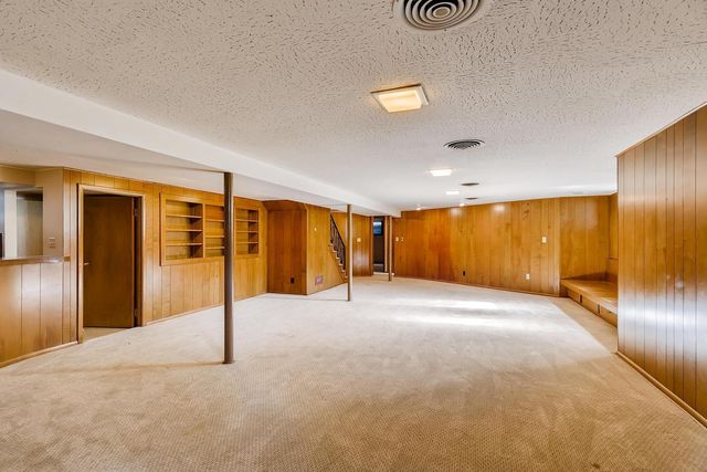 524 Mississippi River Boulevard S, Saint Paul, MN 55116