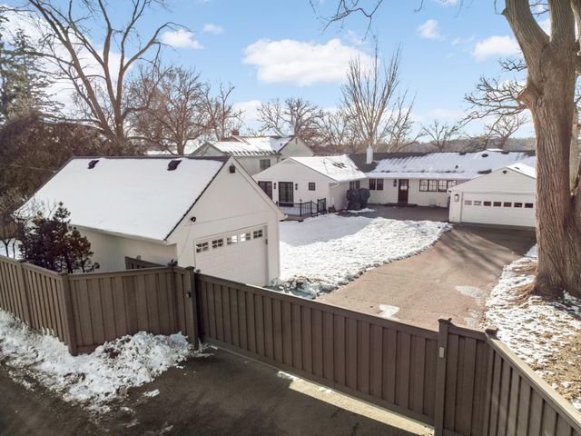 524 Mississippi River Boulevard S, Saint Paul, MN 55116