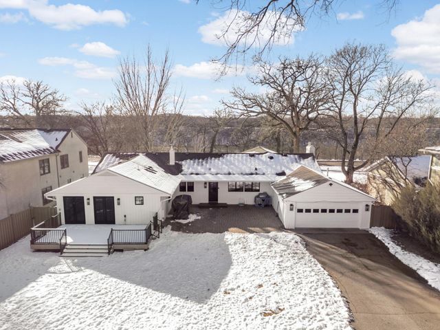 524 Mississippi River Boulevard S, Saint Paul, MN 55116