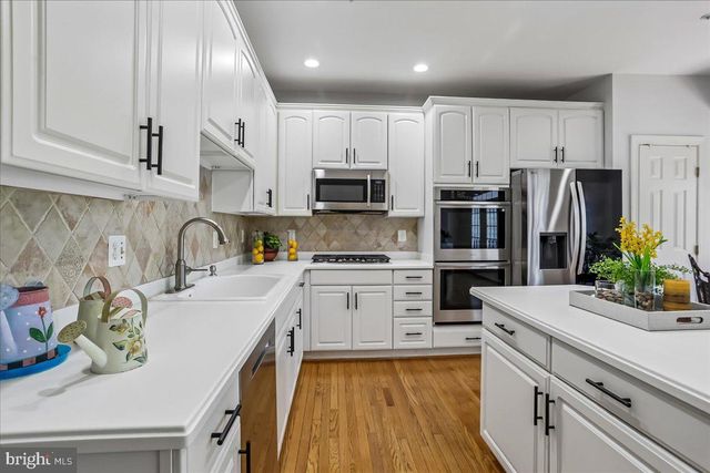 10407 DALEBROOKE LN, Potomac, MD 20854