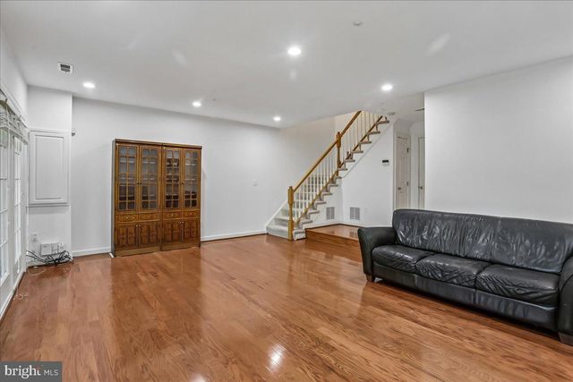 10407 DALEBROOKE LN, Potomac, MD 20854