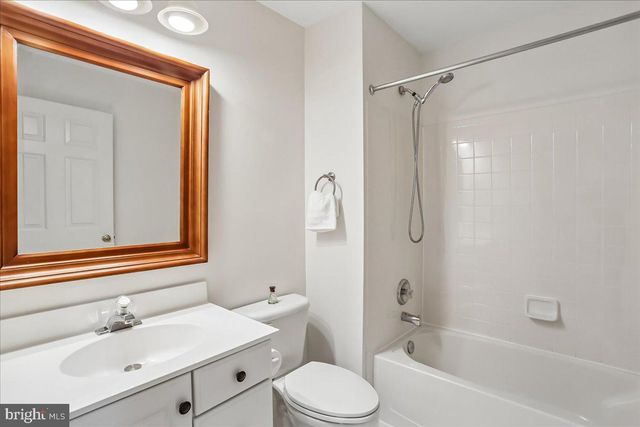 10407 DALEBROOKE LN, Potomac, MD 20854