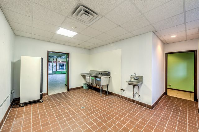 5331 N Lincoln Avenue, Chicago, IL 60625