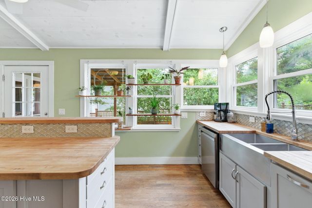 101 SE 23rd Street, Oak Island, NC 28465
