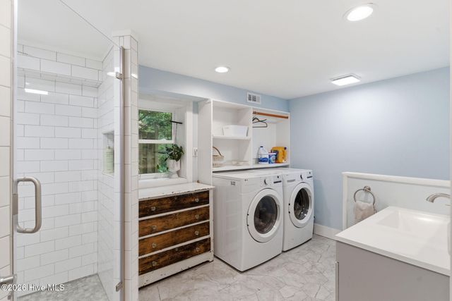 101 SE 23rd Street, Oak Island, NC 28465