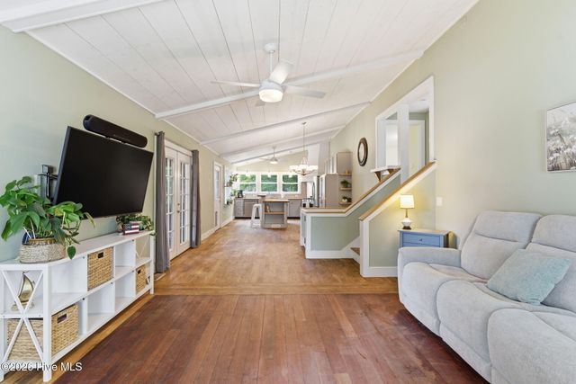 101 SE 23rd Street, Oak Island, NC 28465