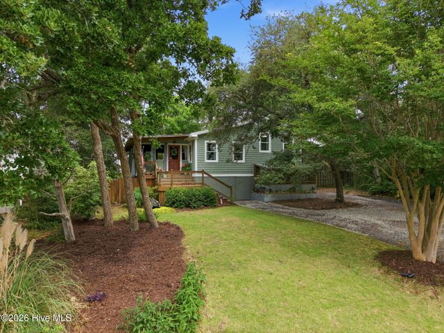 101 SE 23rd Street, Oak Island, NC 28465