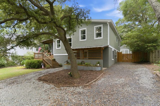 101 SE 23rd Street, Oak Island, NC 28465