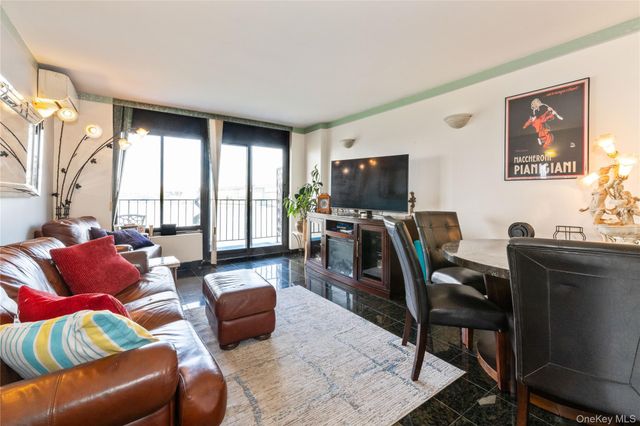 25-40 Shore Boulevard 6M, Astoria, NY 11102