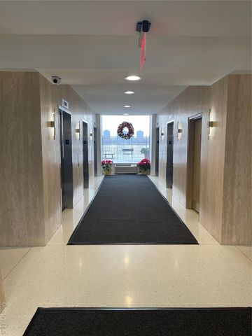 25-40 Shore Boulevard 6M, Astoria, NY 11102