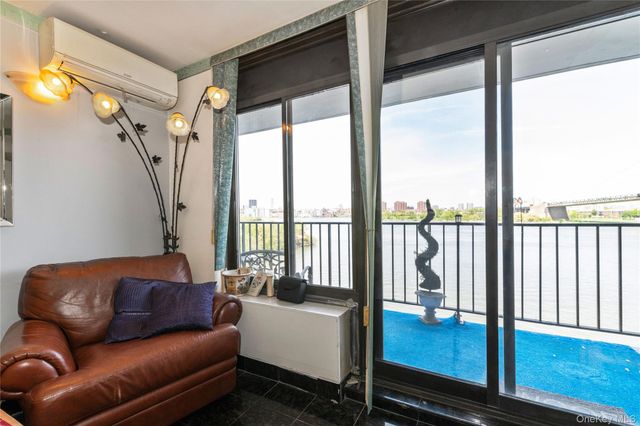 25-40 Shore Boulevard 6M, Astoria, NY 11102