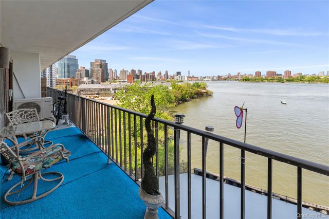 25-40 Shore Boulevard 6M, Astoria, NY 11102