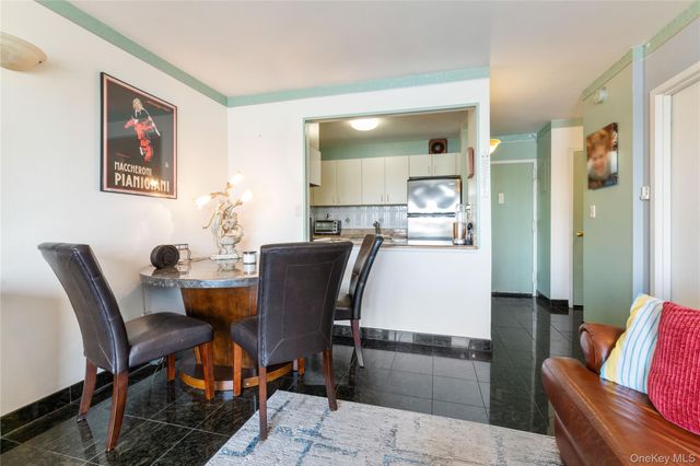 25-40 Shore Boulevard 6M, Astoria, NY 11102