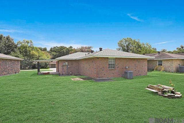 8834 Asphodel St, Denham Springs, LA 70726