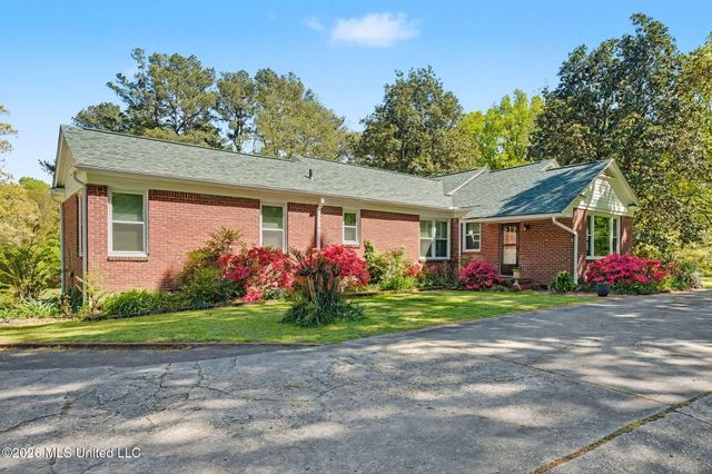 9120 Old Highway 61, Walls, MS 38680