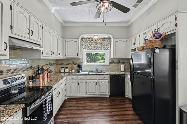 9120 Old Highway 61, Walls, MS 38680