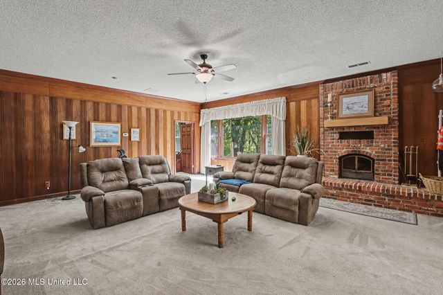 9120 Old Highway 61, Walls, MS 38680