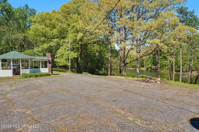 9120 Old Highway 61, Walls, MS 38680