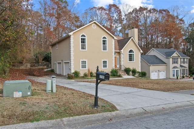 5705 Glandor SE Drive, Mableton, GA 30126