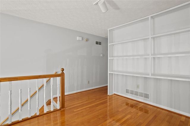 5705 Glandor SE Drive, Mableton, GA 30126