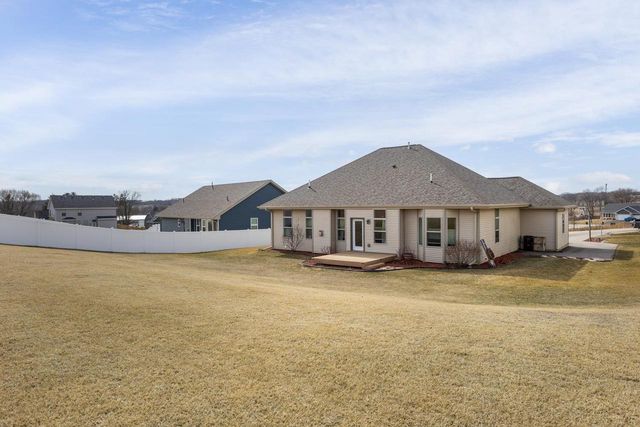 11206 N Shoes Way, Edgerton, WI 53524