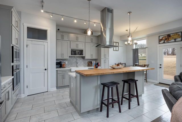 11206 N Shoes Way, Edgerton, WI 53524