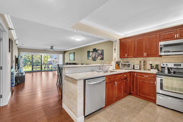 460 NW 67TH Street L105, Boca Raton, FL 33487