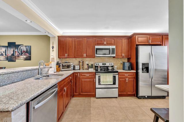 460 NW 67TH Street L105, Boca Raton, FL 33487