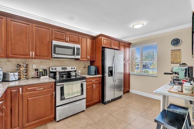 460 NW 67TH Street L105, Boca Raton, FL 33487