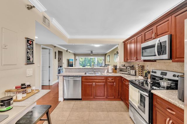 460 NW 67TH Street L105, Boca Raton, FL 33487