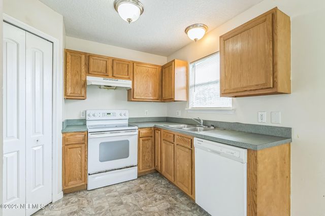 7594 TAYLOR FIELD RD #1 Road, Jacksonville, FL 32222