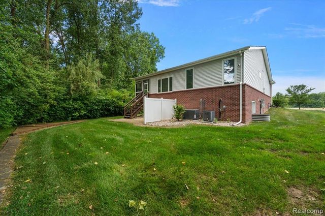 29561 S Pine Grove Drive, New Boston, MI 48164