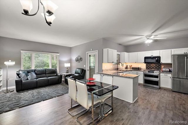 29561 S Pine Grove Drive, New Boston, MI 48164