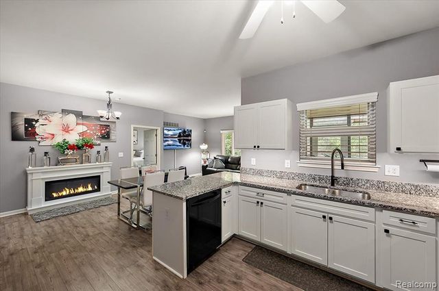 29561 S Pine Grove Drive, New Boston, MI 48164