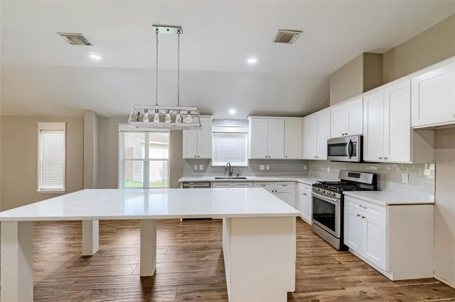 2402 Comal Drive, Deer Park, TX 77536