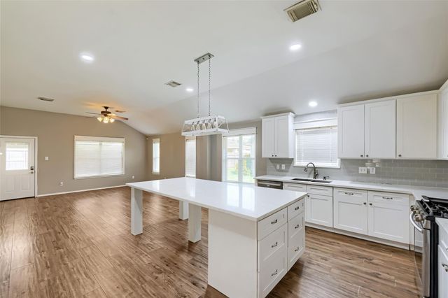 2402 Comal Drive, Deer Park, TX 77536