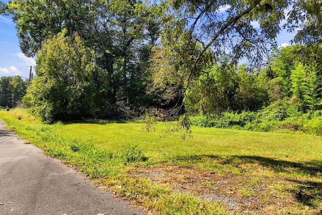 515 S 5th Avenue, Chatsworth, GA 30705