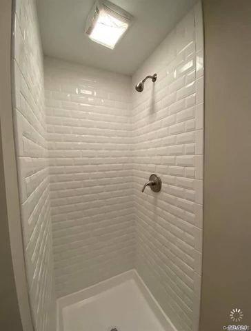 201 Higbie Lane B, West Islip, NY 11795