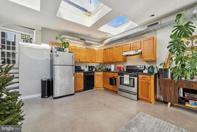 2420 TRENTON AVE, Philadelphia, PA 19125