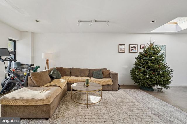 2420 TRENTON AVE, Philadelphia, PA 19125