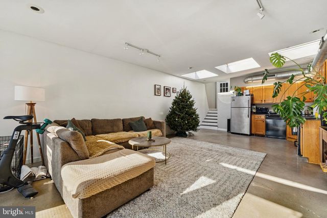 2420 TRENTON AVE, Philadelphia, PA 19125