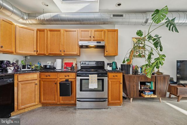 2420 TRENTON AVE, Philadelphia, PA 19125