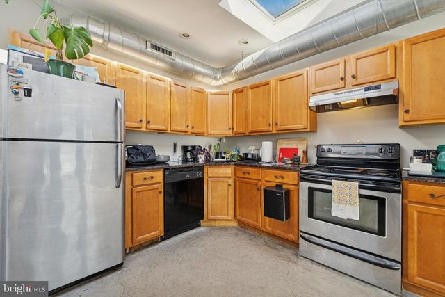 2420 TRENTON AVE, Philadelphia, PA 19125